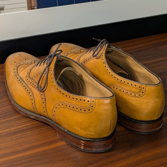 Loake Buckingham wingtip oxfords - Picture 6 of 7